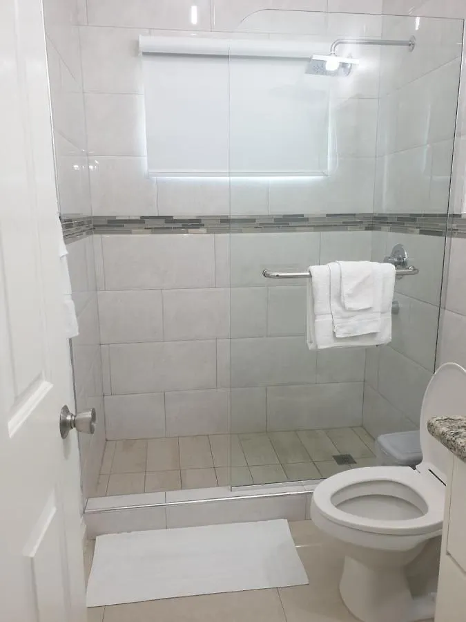Apartment Harloe'S Suite Kingston